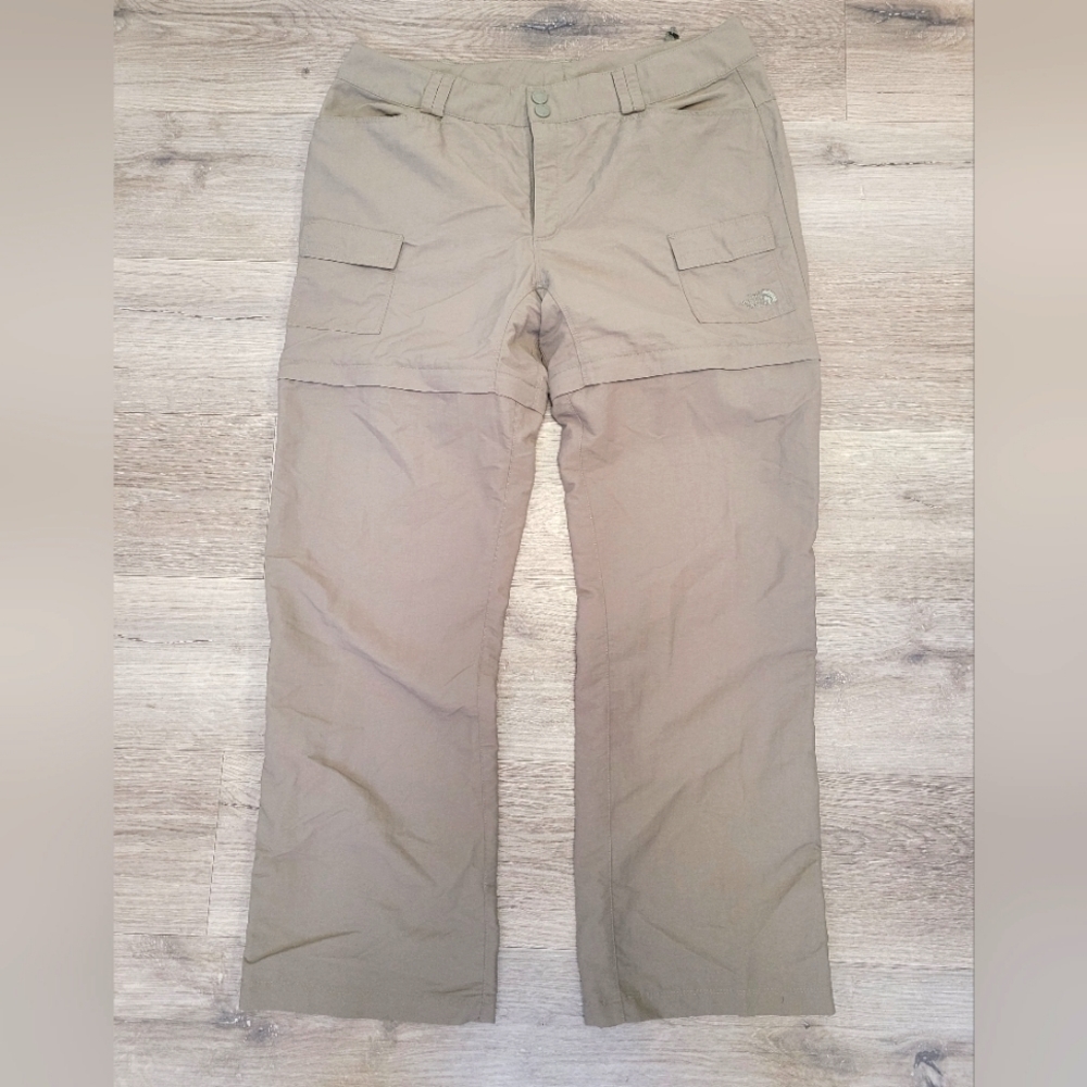 Women's North Face Cargo Pants Zipper‎ Legs convert to shorts Size 16